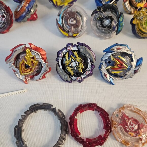 20 Complete Beyblades 6 Launchers + Extras - Picture 6 of 10